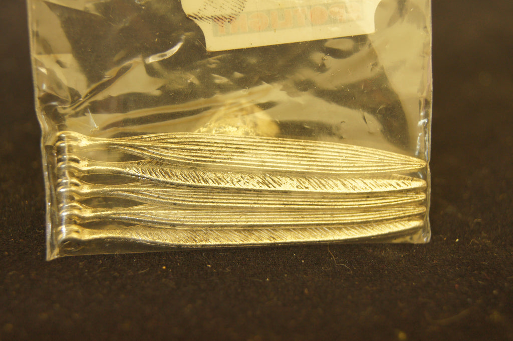 Antiqued silver-finished pewter (zinc-based alloy)