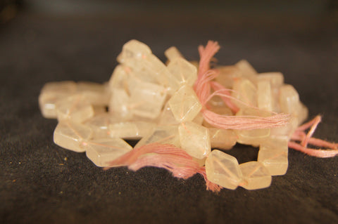 Bead, rose quartz (natural dyed), 'kite', 100mm x 100mm Mohs hardness - $0.50 per 3pc