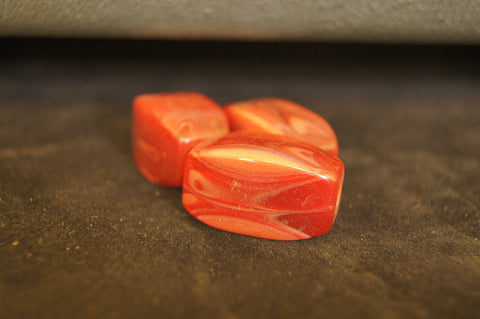 Red-twirl glossy 3cm x 1.5cm plastic bead - 1pc