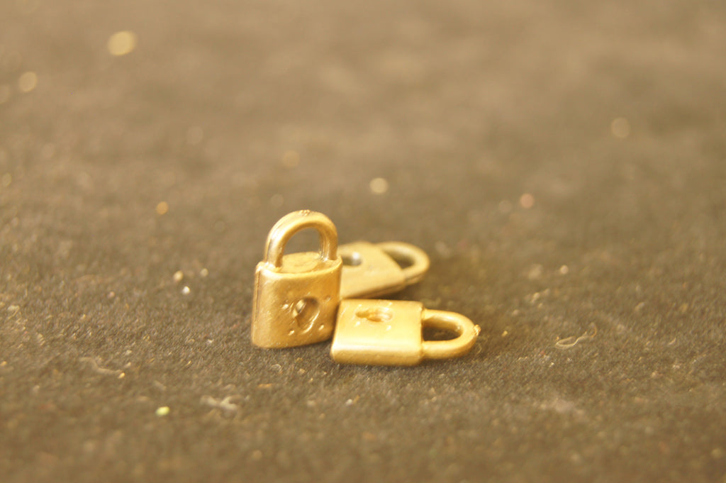 Pendant - Old-brass finish - 10mm x 5mm - Locket - $0.50 per 2 pc